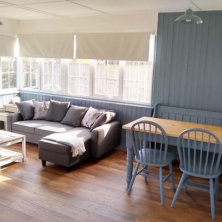 Hydaway Villa Bacton  Bagian luar foto